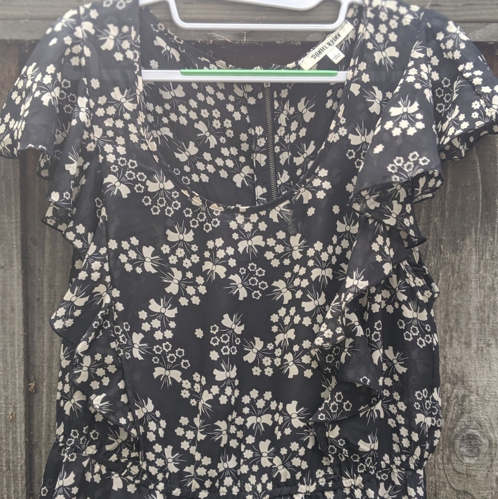 Moving sale! NWOT ✨ Beautiful Ruffled Black Dress